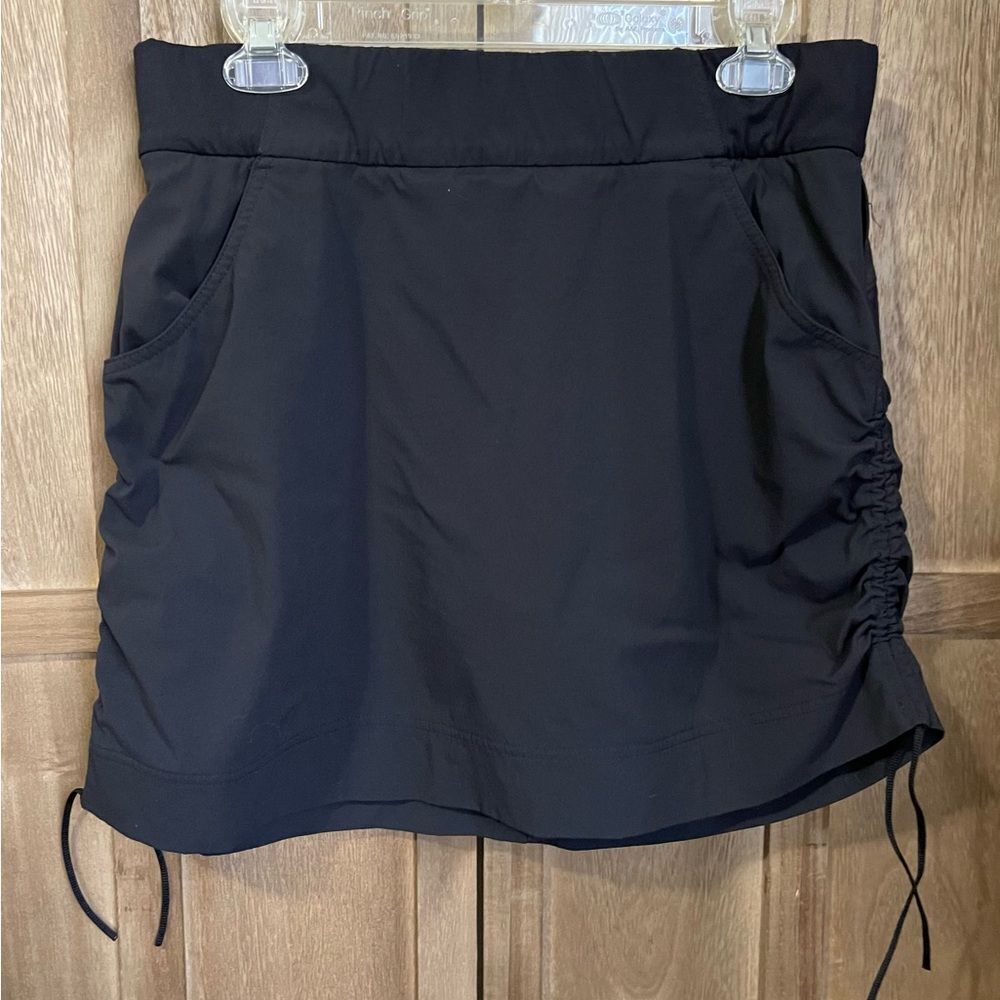 Columbia Women’s Black Skort/Skirt.